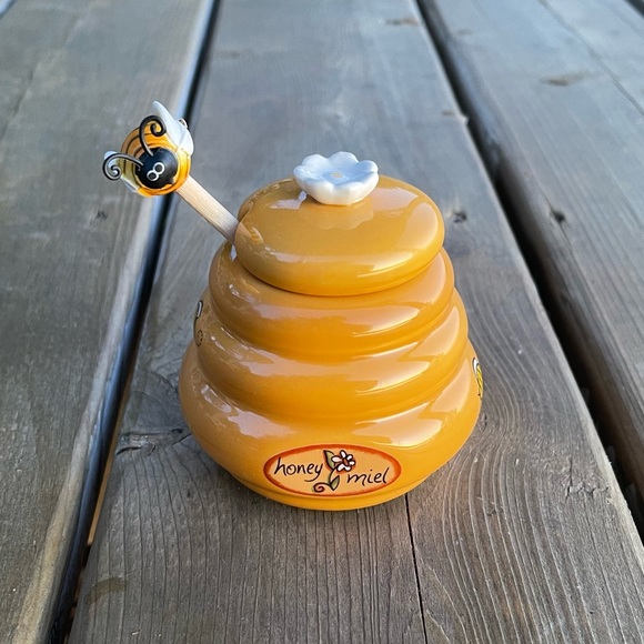 Joie Honey Miel Ceramic Beehive Shaped Honey Pot with Dipper - Picture 8 of 8
